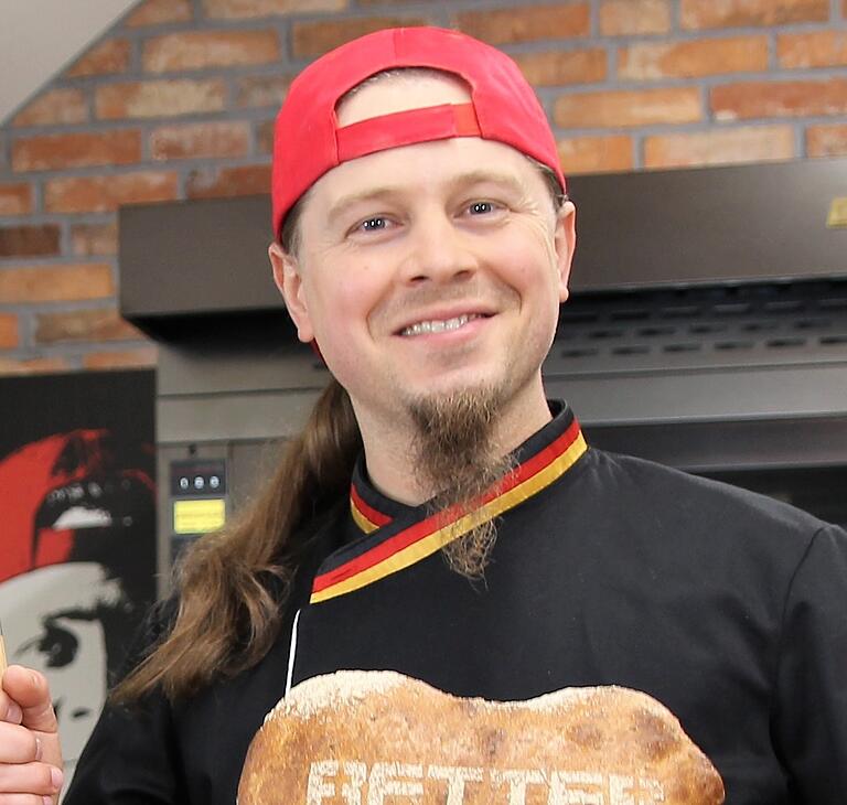 Bäcker Axel Schmitt referiert über den gewinnbringenden Einsatz von Social Media. Bäcker Axel Schmitt referiert über den gewinnbringenden Einsatz von Social Media.
