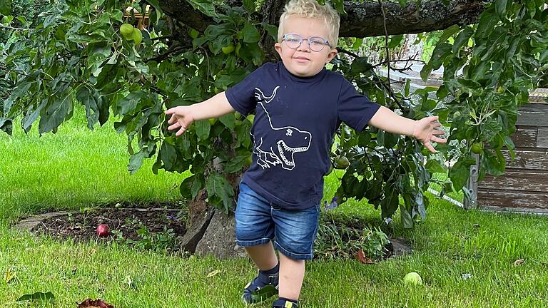 Der kleine Leo wünscht sich, dass Pokémon den Krebs besiegt. Der kleine Leo wünscht sich, dass Pokémon den Krebs besiegt.