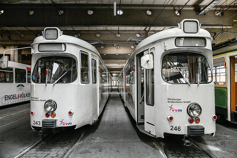 Die ältesten im Fahrdienst sind die 50 Jahre alten Straßenbahnen GTW-D8. Die ältesten im Fahrdienst sind die 50 Jahre alten Straßenbahnen GTW-D8.