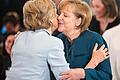 Merkels beste Freunde       -  Befreundet: Bundeskanzlerin Angela Merkel (rechts) und Verlegerin Friede Springer