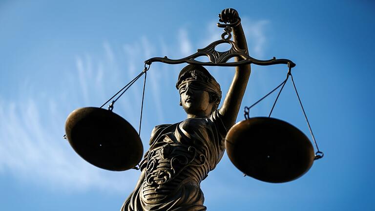 Justiz       -  Die Deutschen nehmen die Justiz seltener in Anspruch als früher, die Zahl der Zivilklagen ist stark gesunken.