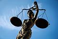Justiz       -  Die Deutschen nehmen die Justiz seltener in Anspruch als früher, die Zahl der Zivilklagen ist stark gesunken.
