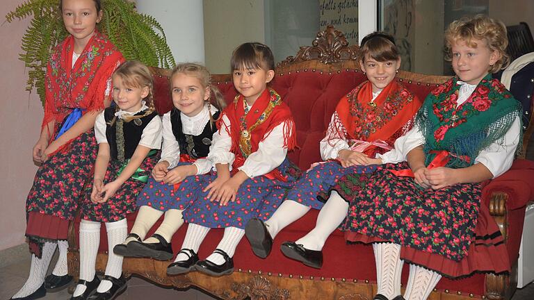 Kinder ab sechs Jahren sind zum Schnuppertanzen beim Trachtenverein Karlstadt eingeladen. Kinder ab sechs Jahren sind zum Schnuppertanzen beim Trachtenverein Karlstadt eingeladen.
