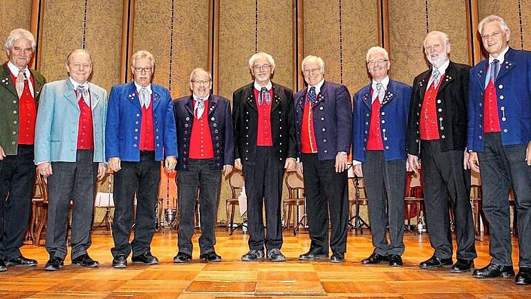 Sie singen seit 25 Jahren miteinander: Die Frankobarden (von links) Winfried Worschech, Paul Werner, Ralf Weigand, Willi Priester, Reinhard Worschech, Karlheinz Wolbert, Hermann Müller, Adalbert Hanshans und Dietmar Worschech. Sie singen seit 25 Jahren miteinander: Die Frankobarden (von links) Winfried Worschech, Paul Werner, Ralf Weigand, Willi Priester, Reinhard Worschech, Karlheinz Wolbert, Hermann Müller, Adalbert Hanshans und Dietmar Worschech.