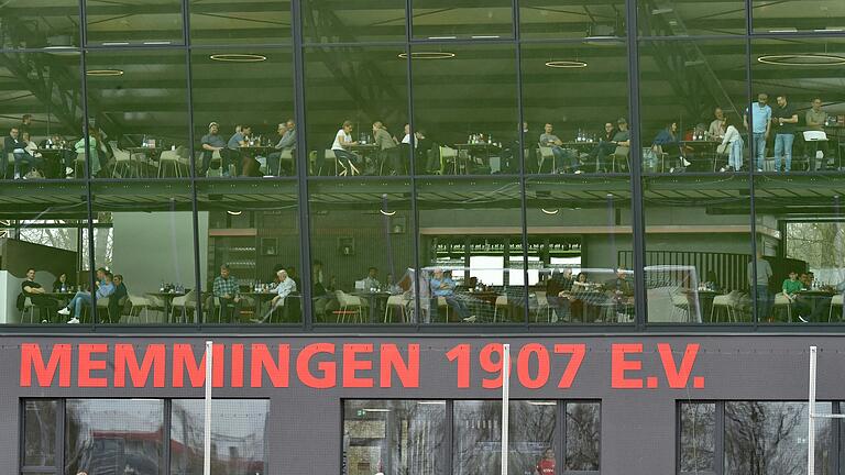 Der FC Memmingen (Symboldbild) befürchtet ob der Ansetzungen am letzten Spieltag eine Verzerrung des Wettbewerbs.