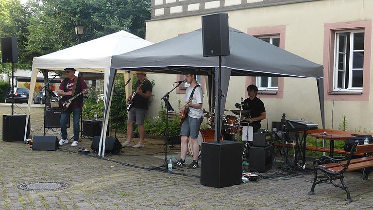 Die Schulband 'GrooveXperience'.