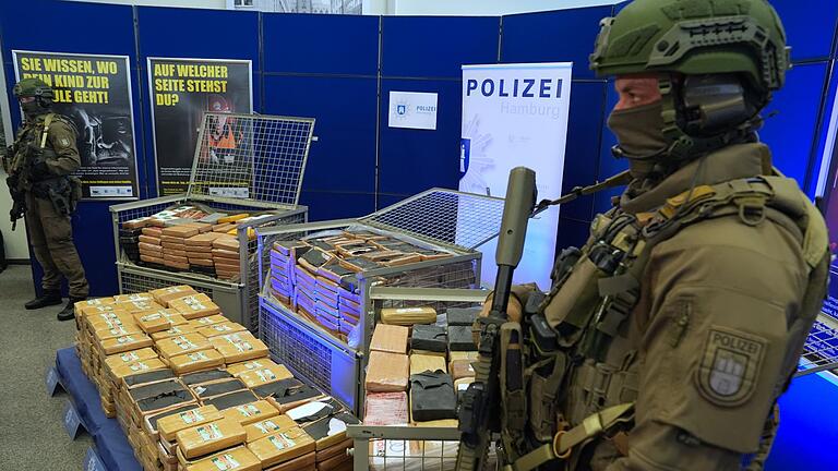 Mehr als zwei Tonnen Kokain sichergestellt       -  Die Dorgen haben einen Verkaufswert von 100 Millionen Euro.