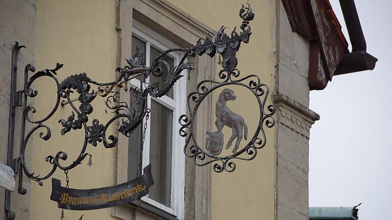 Zehn Brauereien gab es einst in der Kernstadt Eltmann. Der prächtige Ausleger der Lamm-Bräu erinnert an diese Zeit. 2008 wurde hier das letzte Eltmanner Bier gebraut.