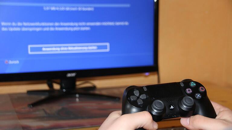 Die Hutzelmühle (Geiselwind) befindet sich noch im digitalen Mittelalter. Wenn der 14-jährige Bastian Playstation spielen will, muss er oft einen halben Tag warten, bis die nötigen Updates heruntergeladen sind.