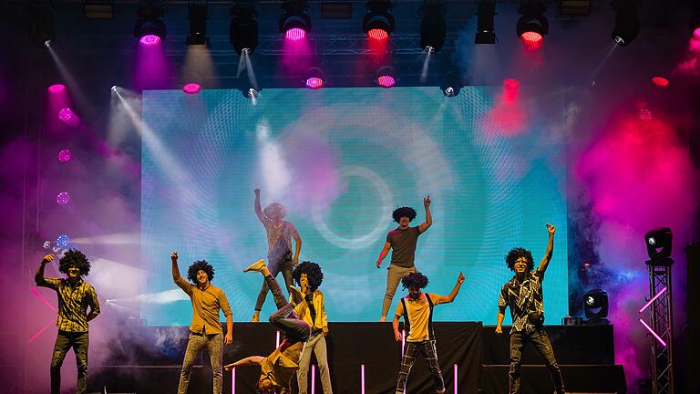 Beim Kultursommer auf dem Schweinfurter Kessler Field zeigte die DDC eine beeindruckende Show. Das Publikum war begeistert.