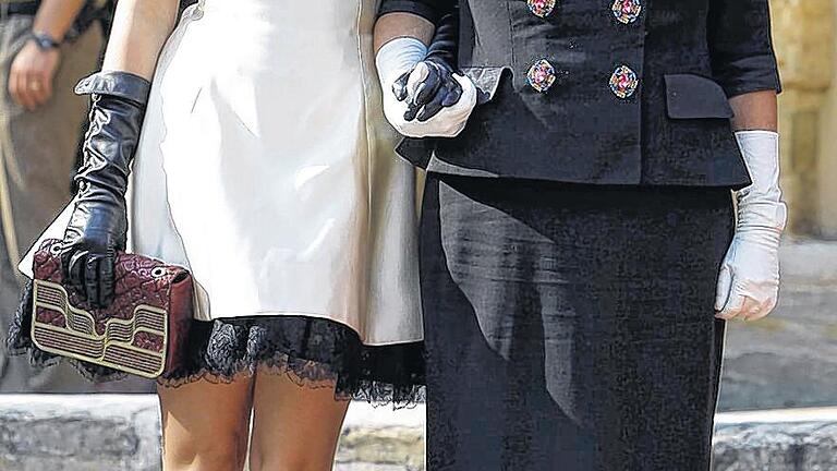 Schwarz-weiß: Gloria von Thurn und Taxis (rechts) setzte auf den Kontrast zu Tochter Maria-Theresia. Schwarz-weiß: Gloria von Thurn und Taxis (rechts) setzte auf den Kontrast zu Tochter Maria-Theresia.