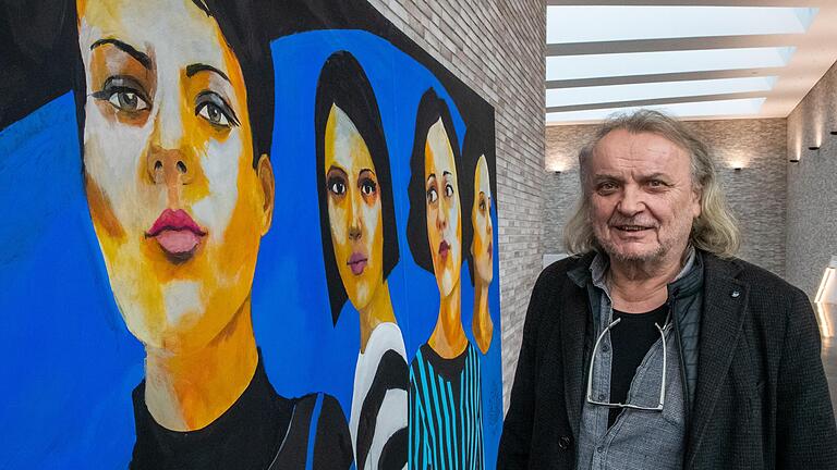 Künstler Richard Kuhn bei seiner Ausstellung 'Face to Face' in der Lohrer Stadthalle. Künstler Richard Kuhn bei seiner Ausstellung 'Face to Face' in der Lohrer Stadthalle.