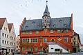 Das Ochsenfurter Rathaus ist eines der öffentlichen Gebäude im&nbsp; Landkreis Würzburg, das aufgrund der bundesweiten Energiespar-Verordnung bei Dunkelheit nicht mehr beleuchtet wird.