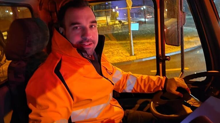 Bad Neustadts Bürgermeister Michael Werner war selbst für den städtischen Bauhof im Einsatz.