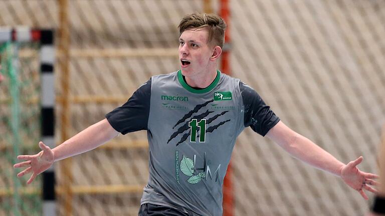 Handball, Bayernliga, SG DJK Rimpar II - DJK Waldbüttelbrunn       -  Felix Karle reist mit der Männer-Nationalmannschaft zur Beachhandball-EM.