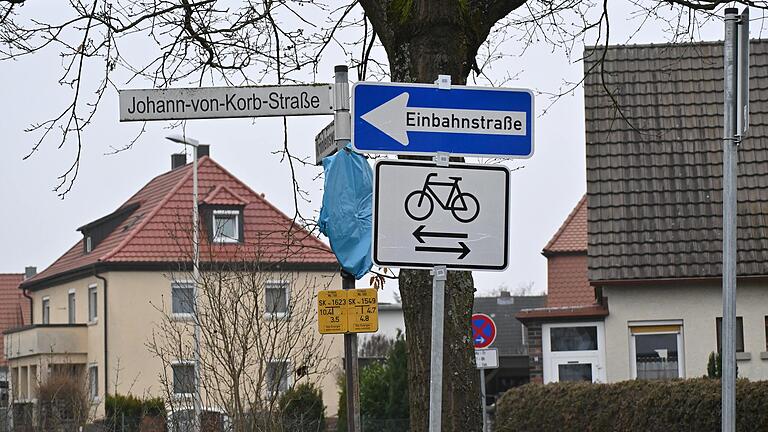 Im Moment ist die Korbstraße nur in Richtung Bodelschwinghstraße für Kraftfahrzeuge freigegeben.&nbsp;