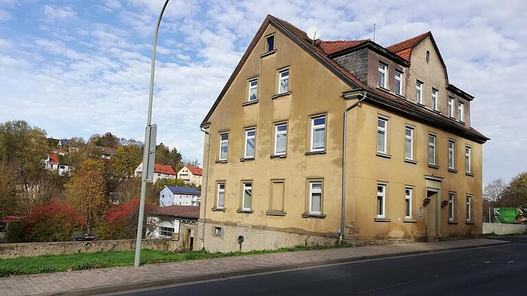 Das 'Alte Krankenhaus' in Arnstein. Hier soll der neue Kindergarten gebaut werden. Das 'Alte Krankenhaus' in Arnstein. Hier soll der neue Kindergarten gebaut werden.
