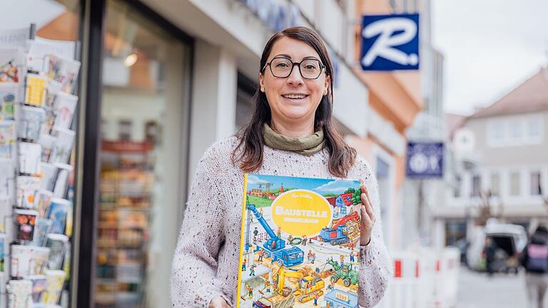 Magdalena Herde, Buchhandlung Rupprecht: 'Gleich zu Beginn der Bauarbeiten haben wir eine Ecke mit verschiedenen Bilderbüchern zum Thema Baustellen und Fahrzeuge aufgestellt.' Magdalena Herde, Buchhandlung Rupprecht: 'Gleich zu Beginn der Bauarbeiten haben wir eine Ecke mit verschiedenen Bilderbüchern zum Thema Baustellen und Fahrzeuge aufgestellt.'
