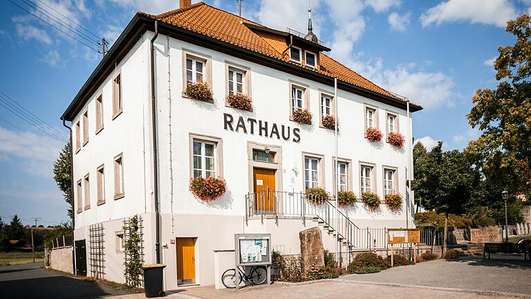 Vertreter von Vereinen und der Gastronomie in Ermershausen wollen sich nächste Woche mit dem Bürgermeister treffen. Es geht darum, auszuloten, wie die Kirchweih stattfinden kann. Vertreter von Vereinen und der Gastronomie in Ermershausen wollen sich nächste Woche mit dem Bürgermeister treffen. Es geht darum, auszuloten, wie die Kirchweih stattfinden kann.