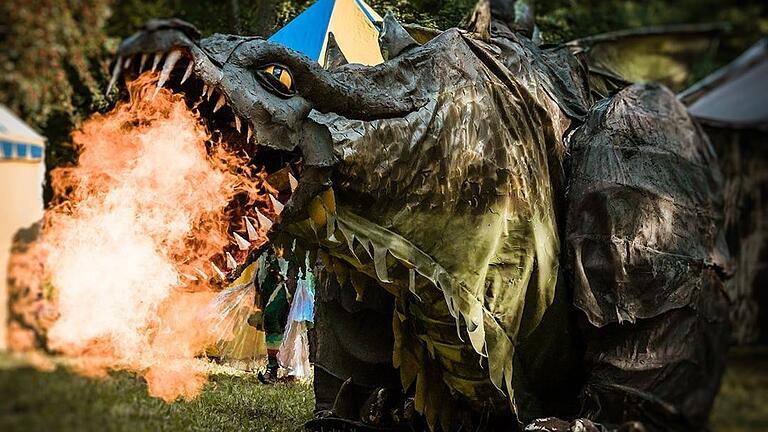 Feuerspeiende Drachen gehören zwingend zum Fantasy-Festival 'Annotopia' an diesem Wochenende. Feuerspeiende Drachen gehören zwingend zum Fantasy-Festival 'Annotopia' an diesem Wochenende. 