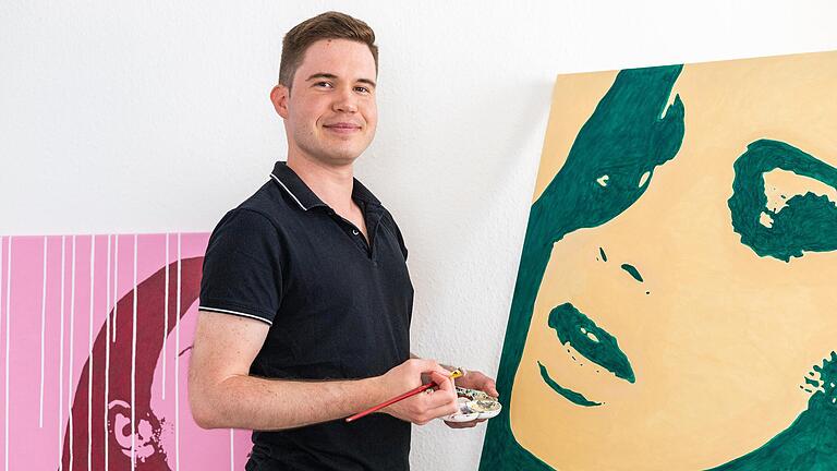  Kevin Wilczewski malt hauptsächlich in seiner Würzburger Wohnung. Seine Werke verkauft er bis nach Nordamerika. Kevin Wilczewski malt hauptsächlich in seiner Würzburger Wohnung. Seine Werke verkauft er bis nach Nordamerika.