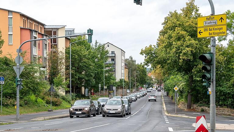 Könnte sich zum Nadelöhr entwickeln: Die Deutschhöfer Straße wird den Sommer über vom Obertor bis zur Rhönstraße gesperrt. Könnte sich zum Nadelöhr entwickeln: Die Deutschhöfer Straße wird den Sommer über vom Obertor bis zur Rhönstraße gesperrt.