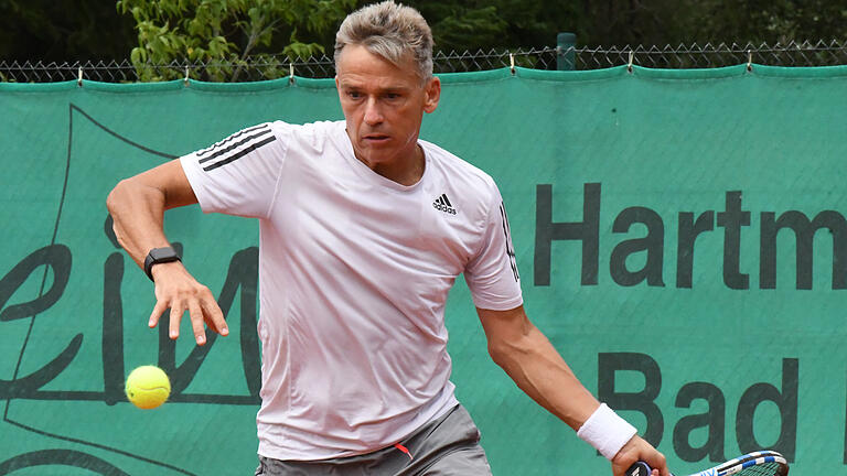 Senioren-Open Bad Kissingen - Rene Sturm vom SG Arheilgen verlor das Finale der Herren-55 gegen Michael Kocher. Senioren-Open Bad Kissingen - Rene Sturm vom SG Arheilgen verlor das Finale der Herren-55 gegen Michael Kocher.