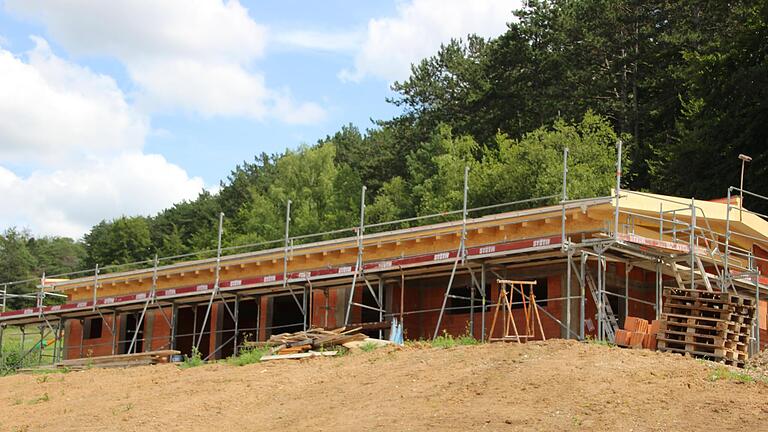 Der neue Waldkindergarten in Fuchsstadt dürfte in dieser Form mit seinen Alleinstellungsmerkmalen ein Vorbild in diesem Sektor sein. Bauwagenszenen oder Blockhüttenromantik waren hier nicht im Sinne des Gemeinderats.       -  Der neue Waldkindergarten in Fuchsstadt dürfte in dieser Form mit seinen Alleinstellungsmerkmalen ein Vorbild in diesem Sektor sein. Bauwagenszenen oder Blockhüttenromantik waren hier nicht im Sinne des Gemeinderats.