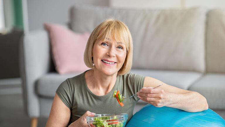 Gute Ernährung und ausreichend Bewegung sind wichtig für ein gut funktionierendes Immunsystem - neben genügend Schlaf und wenig Stress. - Gute Ernährung und ausreichend Bewegung sind wichtig für ein gut funktionierendes Immunsystem - neben genügend Schlaf und wenig Stress. Gute Ernährung und ausreichend Bewegung sind wichtig für ein gut funktionierendes Immunsystem - neben genügend Schlaf und wenig Stress. - Gute Ernährung und ausreichend Bewegung sind wichtig für ein gut funktionierendes Immunsystem - neben genügend Schlaf und wenig Stress.