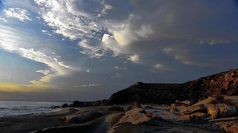 Unendliche Weite: Strand nördlich von Aktau. Unendliche Weite: Strand nördlich von Aktau.
