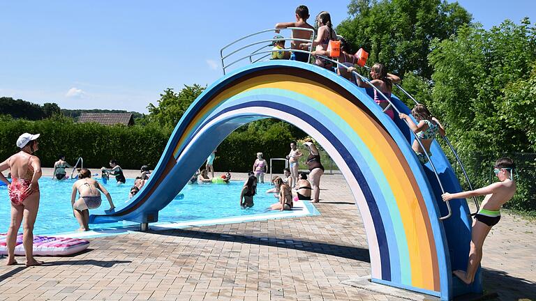 Archivbild aus dem Freibad Schraudenbach im Jahr 2019.