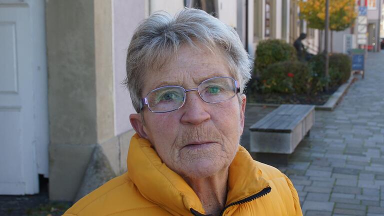 Ilona Schultheis aus Mellrichstadt muss seit dem Preisanstieg auf ihren wöchentlichen Restaurantbesuch verzichten. Ilona Schultheis aus Mellrichstadt muss seit dem Preisanstieg auf ihren wöchentlichen Restaurantbesuch verzichten.