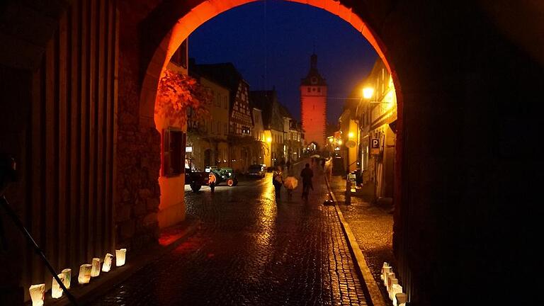In einem besonderen Licht zeigt sich das Städtchen, wenn es heißt: Prichsenstadt leuchtet. In einem besonderen Licht zeigt sich das Städtchen, wenn es heißt: Prichsenstadt leuchtet.