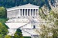 Walhalla       -  Der Ruhmestempel Walhalla an der Donau unweit von Regensburg soll ein neues Besucherzentrum erhalten. (Archivfoto)
