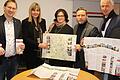 Sie halten das neue Info-Faltblatt in Händen und kooperieren gemeinsam für die Burgen in der Region. Das Foto zeigt von links: Susanne Volkheimer, Wolfram Thein, Dr. Birgit Weber, Dr. Adina Christine Rösch, Martin Finzel, Dr. Jörg Steinhardt und Dr. Alexander Blöchl.