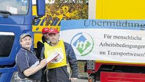 Gewerkschaftsvertreter sammelten auf Autobahn-Rastplätzen Unterschriften von Lkw-Fahrern. Gewerkschaftsvertreter sammelten auf Autobahn-Rastplätzen Unterschriften von Lkw-Fahrern.