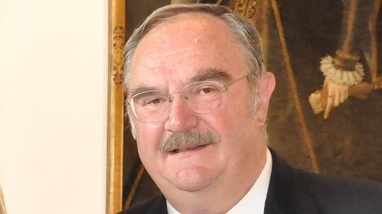 Werner Neugebauer bei der Verleihung der Stadtmedaille 2010.