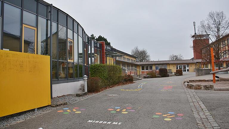 Die Karl-Ludwig-von-Guttenberg-Grundschule in Bad Neustadt (Archivfoto) ist die erste Grundschule in Rhön-Grabfeld, die über einen Jugendsozialarbeiter verfügt.