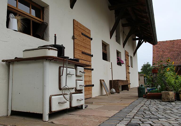 Viele schmuckvolle Details auf dem urigen Bauernhof in Sulzheim erinnern an vergangene Zeiten.