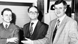 Da bin ich: Wohlwollende Blicke von Landrat Harald Leitherer und Peter Heusinger galten 1994 Horst Seehofer. - Da bin ich: Wohlwollende Blicke von Landrat Harald Leitherer und Peter Heusinger galten 1994 Horst Seehofer. Da bin ich: Wohlwollende Blicke von Landrat Harald Leitherer und Peter Heusinger galten 1994 Horst Seehofer. - Da bin ich: Wohlwollende Blicke von Landrat Harald Leitherer und Peter Heusinger galten 1994 Horst Seehofer.