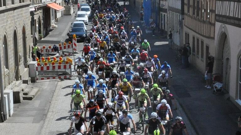 Im Mai 2018 rollten die Mountainbiker beim 'Haßbergritt' durch die Landgerichtsstraße. Das ist erst 2021 wieder möglich.