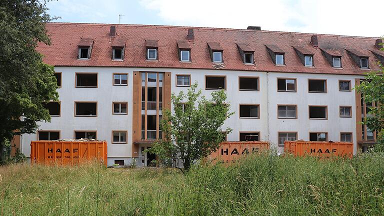 Die Sanierung der drei Wohnblocks aus den Fünfzigerjahren hat gerade erst begonnen. Bis Ende 2024 werden die ersten Wohnungen fertig sein.