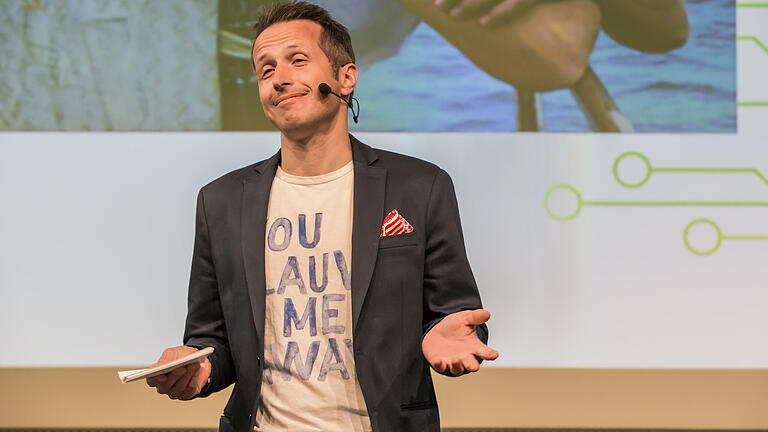 Willi Weitzel (hier ein Archivfoto von 2018 bei einer Moderation in Würzburg) sitzt in der Jury. Willi Weitzel (hier ein Archivfoto von 2018 bei einer Moderation in Würzburg) sitzt in der Jury.