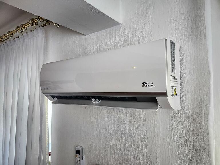 Wer eine Hausstauballergie hat, der sollte besser nicht mit einer Split-Klimaanlage heizen, rät Energieberater Georg Knetzger. Wer eine Hausstauballergie hat, der sollte besser nicht mit einer Split-Klimaanlage heizen, rät Energieberater Georg Knetzger. 