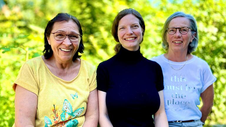 Sagen ganz klar Ja zum Waldbesitz: Marina Bindrim, Antonia Schmück und Kreszentia Langen haben kürzlich zusammen mit insgesamt 30 Frauen den Kurs 'Waldwissen2go – women only' des Amtes für Ernährung, Landwirtschaft und Forsten in Bad Neustadt besucht.