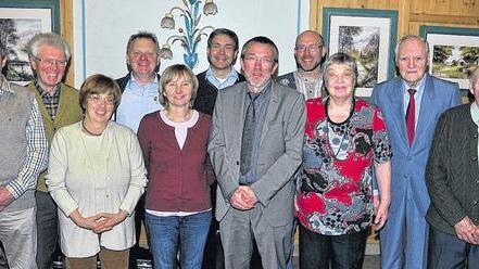 Der ÖDP-Kreisverband Haßberge feierte sein 20-jähriges Bestehen und zeichnete langjährige und verdiente Mitglieder aus. Unser Bild zeigt (von links) Reinhold Ort, Ferdinand und Ilse Winter, Rainer Baumgärtner, Renate Schneider, Norbert Zettelmeier, den Landesbeauftragten für Grundsatzfragen, Bernhard Suttner, den Kreisvorsitzenden Stefan Zettelmeier, Ulla und Dr. Konrad Kreuzer sowie Otto Pottler.