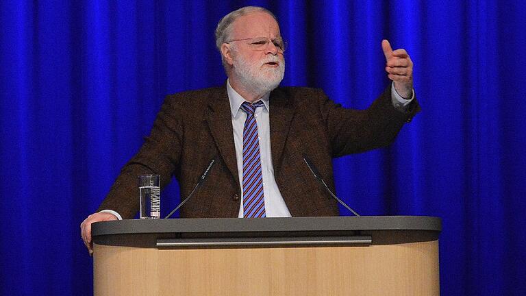 Manfred Lütz2       -  Der Bestsellerautor, Mediziner und Theologe Manfred Lütz sprach in der Stadthalle zum Auftakt der Gesundheitstage.