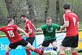 Elias Seufert von der SG Waldberg/Stangenroth (in grün) nimmt es hier gleich mit mehreren Bad Brückenauern auf und ergattert mit seinem Team zumindest einen Punkt beim 1:1-Unentschieden.       -  Elias Seufert von der SG Waldberg/Stangenroth (in grün) nimmt es hier gleich mit mehreren Bad Brückenauern auf und ergattert mit seinem Team zumindest einen Punkt beim 1:1-Unentschieden.