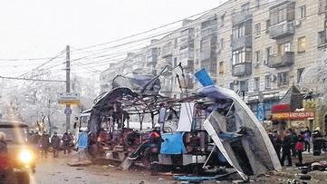 Bild des Grauens: Ein vom Innenministerium veröffentlichtes Foto nach dem Busanschlag von Wolgograd lässt die Zerstörungskraft der Bombe ahnen.