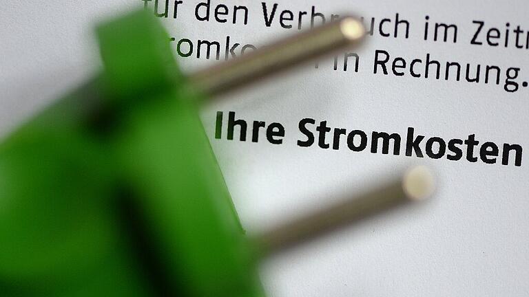 Kunden müssen mit höheren Strompreisen rechnen - Die Strompreise in Deutschland, im europäischen Vergleich ohnehin hoch, könnten weiter steigen. Kunden müssen mit höheren Strompreisen rechnen - Die Strompreise in Deutschland, im europäischen Vergleich ohnehin hoch, könnten weiter steigen.